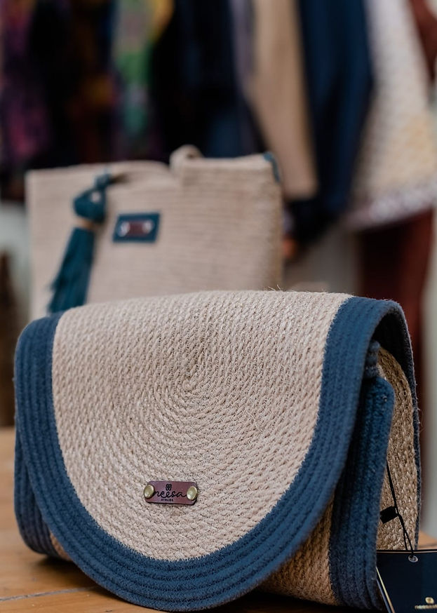 Medium Messenger Bag